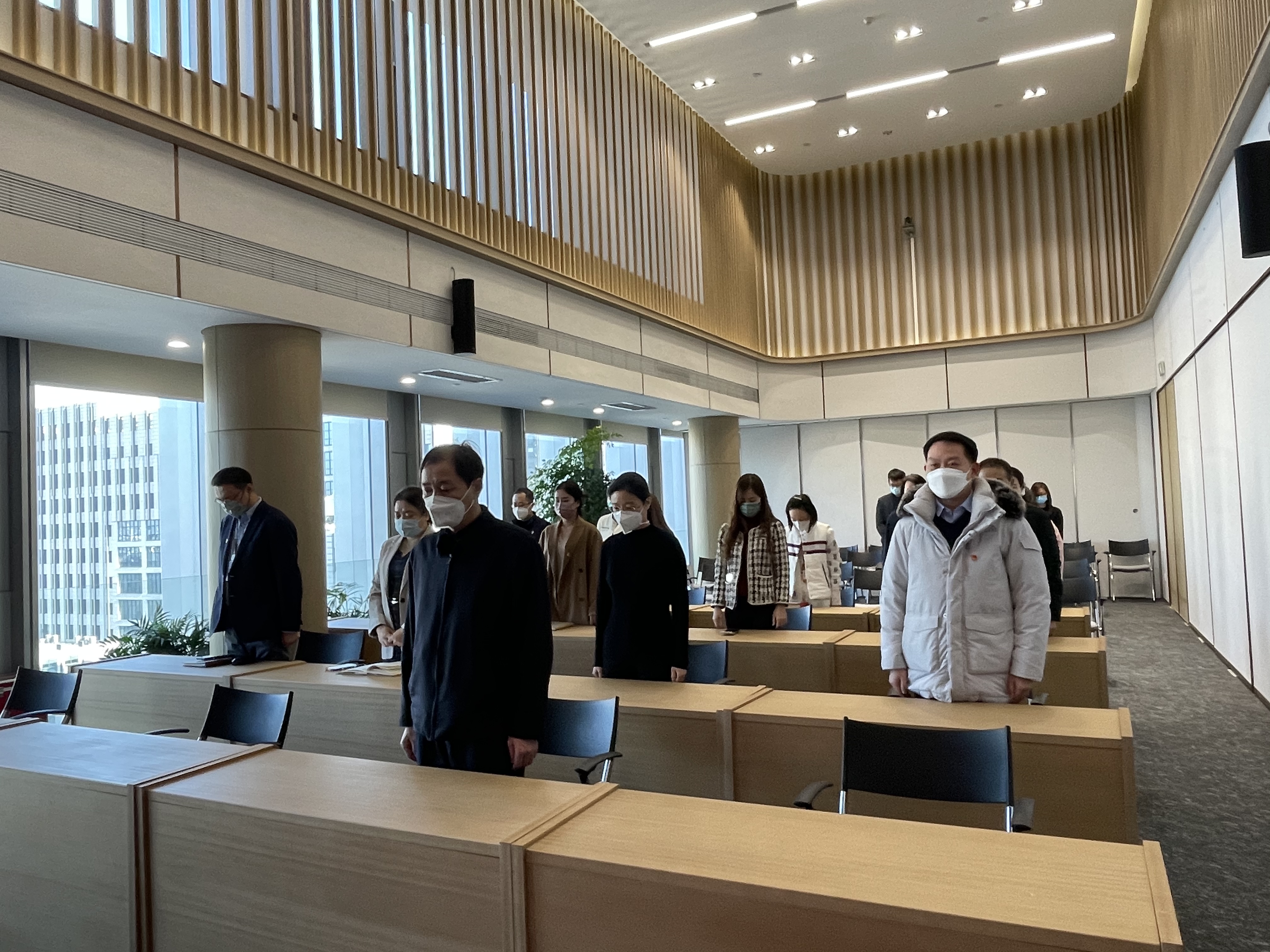 缅怀功绩 继承遗志——亦庄suncitygroup集团党委组织收听收看江泽民同志追悼大会